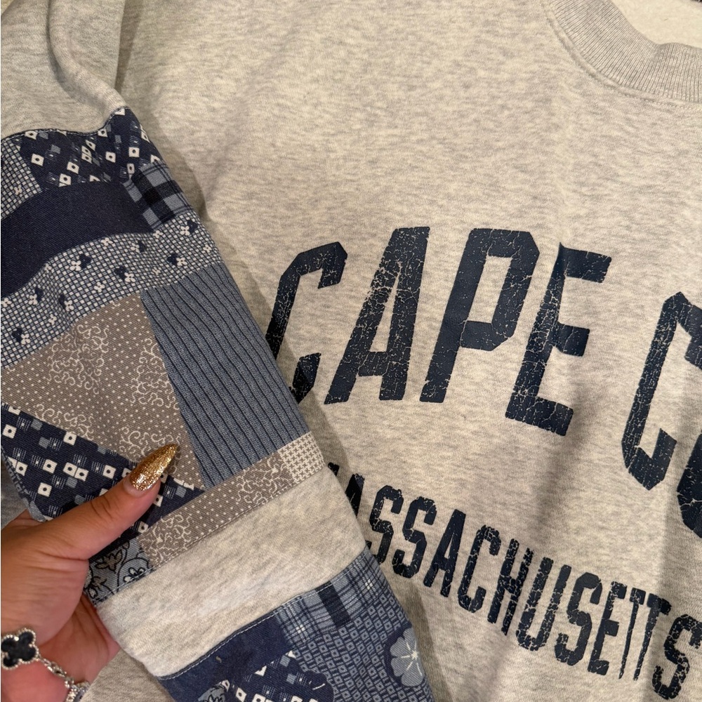 Abercrombie & Fitch Gray Crewneck with Navy Patchwork Sleeves - Picture 4 of 4